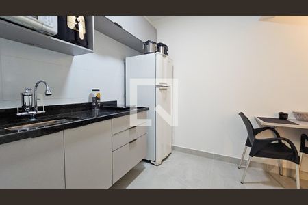 Cozinha de apartamento para alugar com 1 quarto, 27m² em Jardim Iporanga, São Paulo