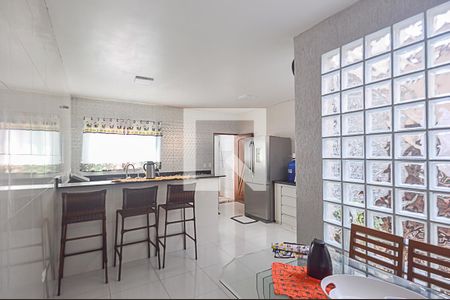 Casa à venda com 276m², 3 quartos e 4 vagas Casa à venda com 276m², 3 quartos e 4 vagasCozinha