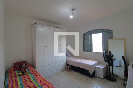 Casa à venda com 100m², 3 quartos e 2 vagasQuarto 2