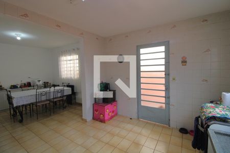 Casa à venda com 100m², 3 quartos e 2 vagasCozinha