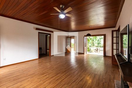 Sala de casa à venda com 5 quartos, 218m² em Espírito Santo, Porto Alegre