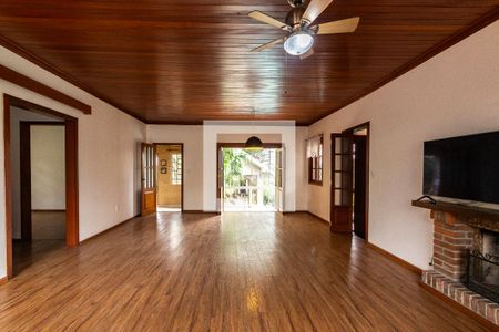 Sala de casa à venda com 5 quartos, 218m² em Espírito Santo, Porto Alegre