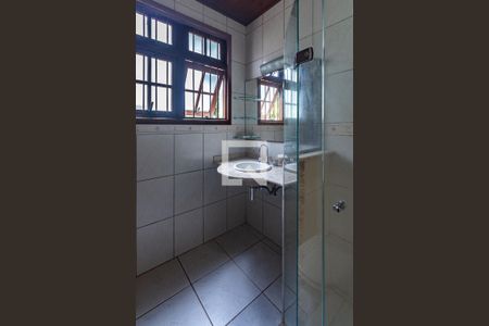 Banheiro Suíte de casa à venda com 5 quartos, 218m² em Espírito Santo, Porto Alegre