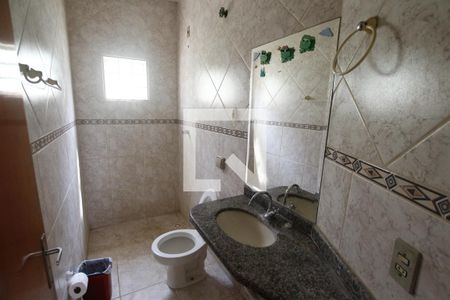 Casa para alugar com 200m², 3 quartos e 3 vagasBanheiro