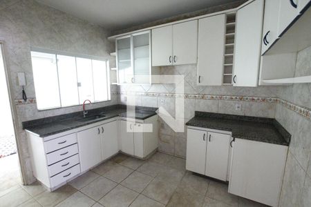 Casa para alugar com 200m², 3 quartos e 3 vagasCozinha