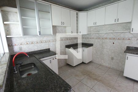 Casa para alugar com 200m², 3 quartos e 3 vagasCozinha