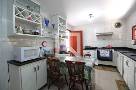 Casa de condomínio à venda com 350m², 4 quartos e 3 vagasCozinha