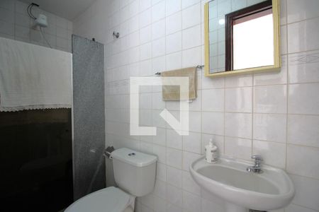 Casa de condomínio à venda com 350m², 4 quartos e 3 vagasBanheiro de Serviço