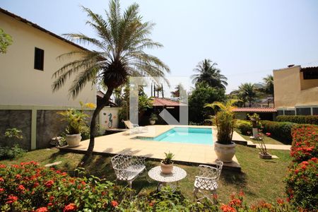 Casa de condomínio à venda com 350m², 4 quartos e 3 vagasPiscina