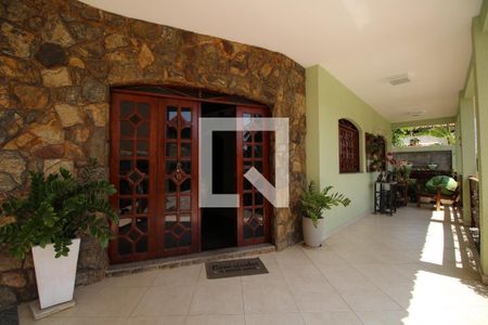 Casa de condomínio à venda com 350m², 4 quartos e 3 vagasVaranda