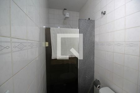 Casa de condomínio à venda com 350m², 4 quartos e 3 vagasBanheiro de Serviço