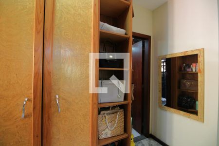 Casa de condomínio à venda com 350m², 4 quartos e 3 vagasQuarto 3 - Closet da Suíte