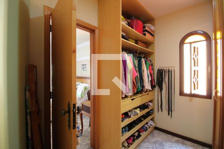 Casa de condomínio à venda com 350m², 4 quartos e 3 vagasQuarto 3 - Closet da Suíte