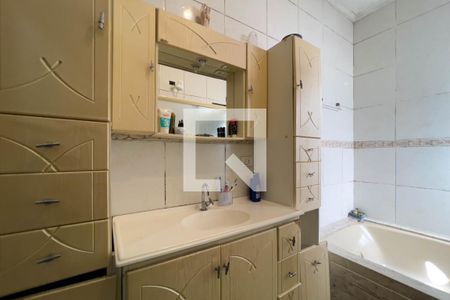 Casa à venda com 148m², 3 quartos e 2 vagasBanheiro do quarto 1