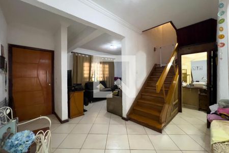 Casa à venda com 148m², 3 quartos e 2 vagasHall