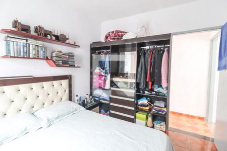 Casa à venda com 244m², 4 quartos e 3 vagasQuarto 2