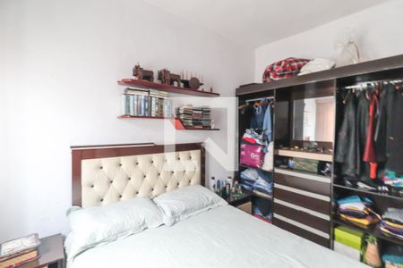 Casa à venda com 244m², 4 quartos e 3 vagasQuarto 2