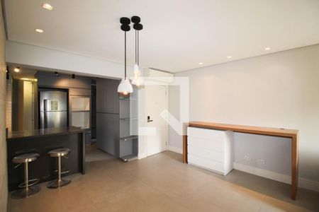 Sala de apartamento para alugar com 2 quartos, 67m² em Vila Olímpia, São Paulo