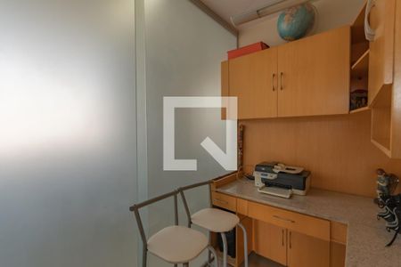 Apartamento à venda com 200m², 3 quartos e 3 vagasEscritório