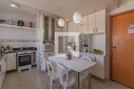 Apartamento à venda com 200m², 3 quartos e 3 vagasCozinha
