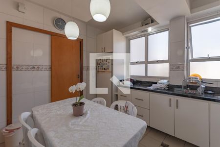 Apartamento à venda com 200m², 3 quartos e 3 vagasCozinha