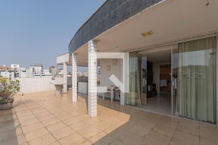 Apartamento à venda com 200m², 3 quartos e 3 vagasCobertura
