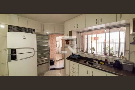 Casa à venda com 355m², 7 quartos e 4 vagas Casa à venda com 355m², 7 quartos e 4 vagasCasa 1 - Cozinha