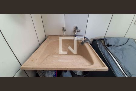 Casa à venda com 355m², 7 quartos e 4 vagas Casa à venda com 355m², 7 quartos e 4 vagasCasa 2 - Área de Serviço