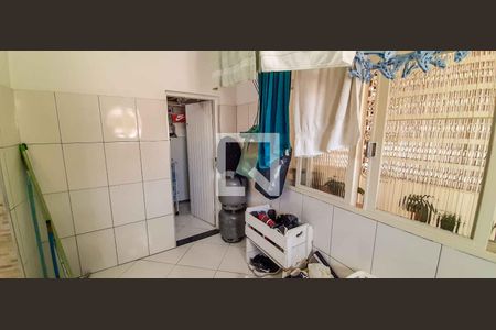 Casa à venda com 355m², 7 quartos e 4 vagas Casa à venda com 355m², 7 quartos e 4 vagasCasa 1 - Área de Serviço