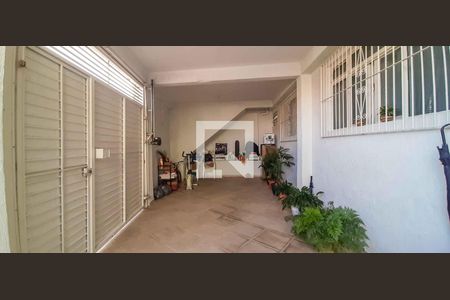 Casa à venda com 355m², 7 quartos e 4 vagas Casa à venda com 355m², 7 quartos e 4 vagasCasa 1 - Garagem