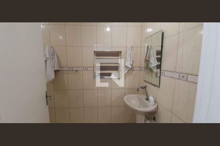 Casa à venda com 355m², 7 quartos e 4 vagas Casa à venda com 355m², 7 quartos e 4 vagasCasa 1 - Banheiro Social