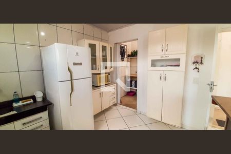 Casa à venda com 355m², 7 quartos e 4 vagas Casa à venda com 355m², 7 quartos e 4 vagasCasa 2 - Cozinha