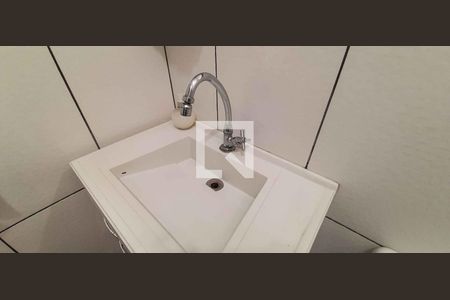 Casa à venda com 355m², 7 quartos e 4 vagas Casa à venda com 355m², 7 quartos e 4 vagasCasa 1 - Banheiro da Suíte 1