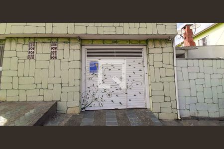 Casa à venda com 355m², 7 quartos e 4 vagas Casa à venda com 355m², 7 quartos e 4 vagasFachada