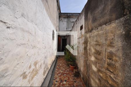 Casa à venda com 150m², 2 quartos e 2 vagasCorredor de Acesso