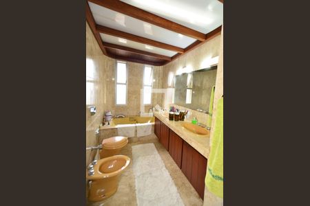 Apartamento à venda com 560m², 5 quartos e 3 vagasBanheiro suite1