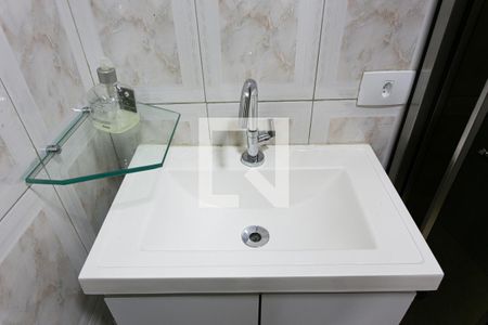 Casa para alugar com 200m², 2 quartos e 2 vagasBanheiro Social