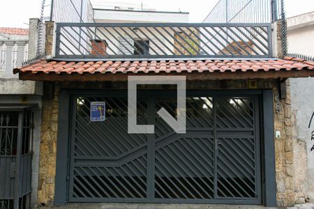 Casa para alugar com 200m², 2 quartos e 2 vagasFachada