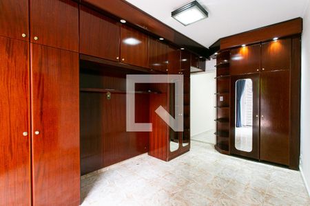 Casa para alugar com 200m², 2 quartos e 2 vagasSuíte