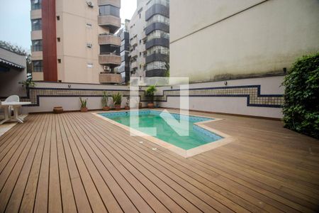 Apartamento à venda com 174m², 2 quartos e 2 vagas Apartamento à venda com 174m², 2 quartos e 2 vagasÁrea comum - Piscina