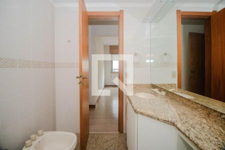 Apartamento à venda com 174m², 2 quartos e 2 vagas Apartamento à venda com 174m², 2 quartos e 2 vagasBanheiro da Suíte