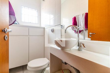 Casa à venda com 180m², 3 quartos e 3 vagas Casa à venda com 180m², 3 quartos e 3 vagasLavabo 1