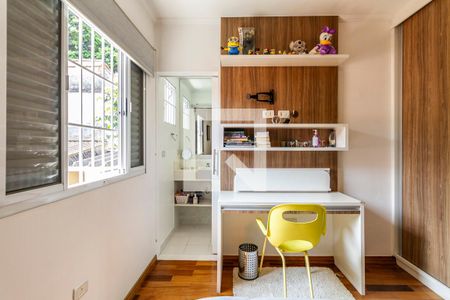 Casa à venda com 180m², 3 quartos e 3 vagas Casa à venda com 180m², 3 quartos e 3 vagasSuíte 2