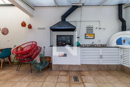 Casa à venda com 180m², 3 quartos e 3 vagas Casa à venda com 180m², 3 quartos e 3 vagasQuintal