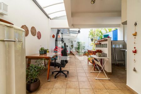 Casa à venda com 180m², 3 quartos e 3 vagas Casa à venda com 180m², 3 quartos e 3 vagasQuintal