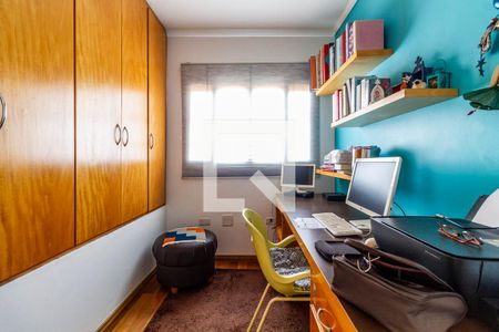 Casa à venda com 180m², 3 quartos e 3 vagas Casa à venda com 180m², 3 quartos e 3 vagasEscritório