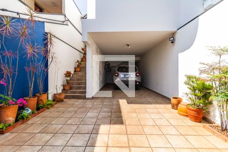 Casa à venda com 180m², 3 quartos e 3 vagas Casa à venda com 180m², 3 quartos e 3 vagasGaragem