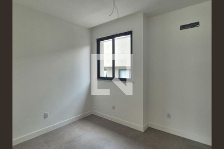 Casa de condomínio à venda com 300m², 5 quartos e 2 vagasQuarto 3