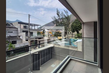 Casa de condomínio à venda com 300m², 5 quartos e 2 vagasVaranda - Quarto 2