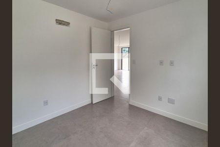 Casa de condomínio à venda com 300m², 5 quartos e 2 vagasQuarto 5